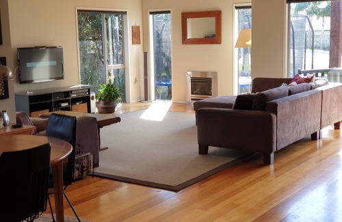 Papamoa Beach House | Quiet Papamoa Retreat for Summer Fun