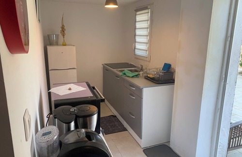 Contes House | Quiet, pleasant accommodation with all comforts, pets welcome.