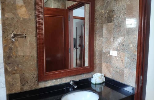 Ngoc Khanh Apartment | Quiet Privacy flat in Kim Ma