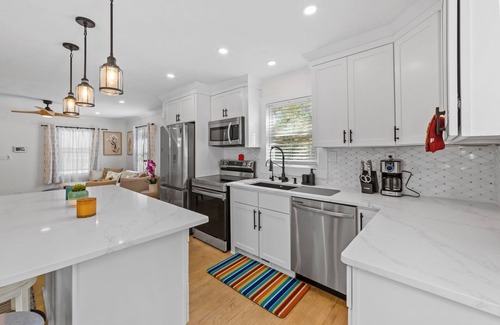 Sylvan Hills House | Quiet, Private, Convenient for Visiting Film Professionals