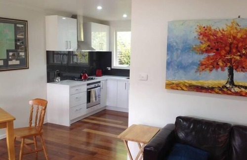 Belmont Apartment | Quiet, quality 2 bedroom Unit close to High Street
