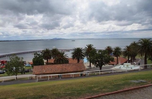 Belmont Apartment | Quiet, quality 2 bedroom Unit close to High Street