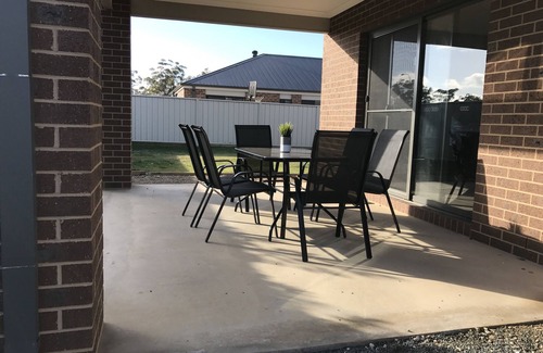 Moama House | Quiet Residential area with a park next door