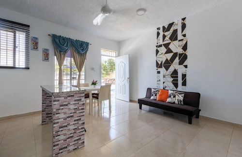 Samana Apartment | QUIET RETREAT/JACUZZI/BBQ.