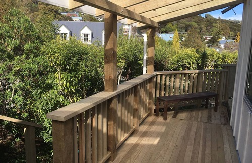 Akaroa House | Quiet retreat near beach, bush walks and cafes