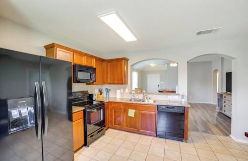 Seagoville House | Quiet Suburban Home w/Private Yard in Seagoville!