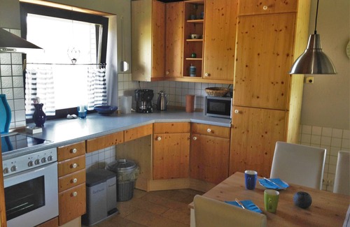 Waabs House | Quiet vacation home with sea views just 400m from the beach