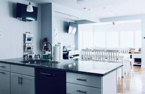 Ventnor City House | Quiet Ventnor Street near Beach, Restaurants & Shops, Quick Uber to Casinos