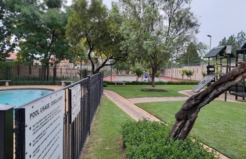 Greater Johannesburg Metropolitan Area Apartment | Quiet, Very Specious Apartment In Dainfern