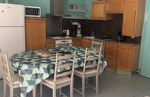 Florensac House | Quiet village house with tropezian terrace 15 minutes from the beach