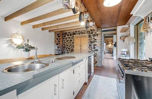 Berridale House | Quigtoo Cottage - Beautiful 4BR Stone Cottage l WiFi l Bath l Garden