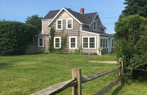 Siasconset House | Quintessential Sconset Cottage