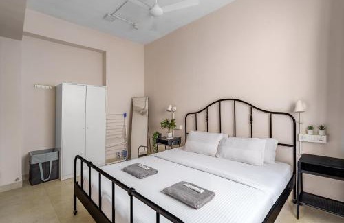 Khar Apartment | Quirky 1BHK Bandra W by The Bombay Home Company