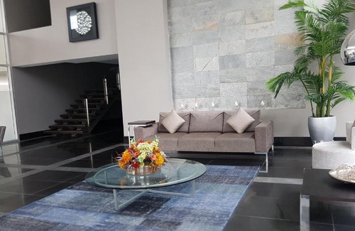 Simon Bolivar Apartment | Quo Luxury Apartments