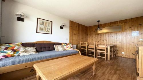Puy-Saint-Vincent Apartment | Résidence Dame Blanche - DBA318 - APPT 1 CHAMBRE + CABINE - BALCON - 6 PERSONNES - Secteur 1800 MAE-4664