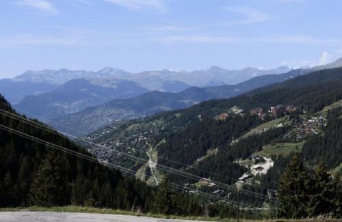 Meribel-Mottaret Apartment | Résidence Le Lac Blanc - Appartement 2 pièces cabine aux pieds des pistes et des commerces à 1850m d'altitude. MAE-1737