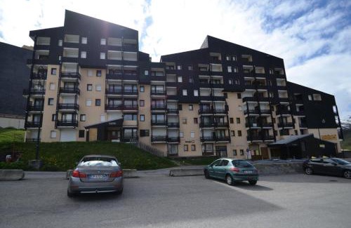Les Menuires Apartment | Résidence Villaret - studio cabine pour 4 personnes vue sur les pistes MAE-5414