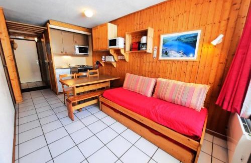 Les Menuires Apartment | Résidence Villaret - studio cabine pour 4 personnes vue sur les pistes MAE-5414