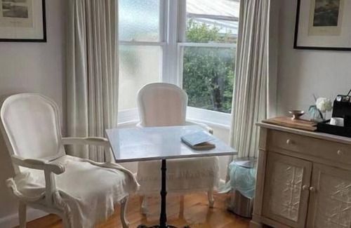 Maryborough Apartment | R&R Blue Diamond Luxury Studio Maryborough, Vic