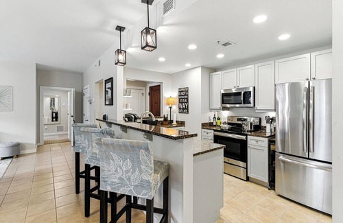 St. Augustine Condo | R&R Poolside Retreat St Augustine: 2 KING - 2 Full Bath - Stocked Kitchen