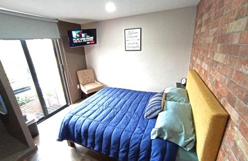 Ciudad Lopez Mateos House | R07 ROOM at ITESM CEM Full Services, Shared-Kitchen, Fridge ,Laundry, Smart TV, Parking, Balcony