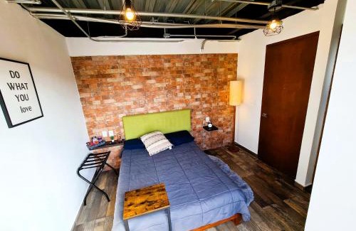 Ciudad Lopez Mateos House | R07 ROOM at ITESM CEM Full Services, Shared-Kitchen, Fridge ,Laundry, Smart TV, Parking, Balcony