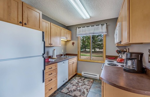 Clark Cabin | Rabbit Ears - Relax in the mountain air!