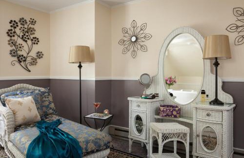 Lower Waterford Hotel | Rabbit Hill Inn