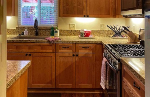 Wrightwood Cabin | RAC · King bed, Fire Pit, BBQ, Playhs, Red Apple Cab`Inn