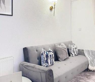 London Borough of Bromley House | Racecourse Cottage