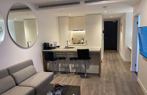 Spring Hill Apartment | Radiance Residence (RnR) with pool and gym