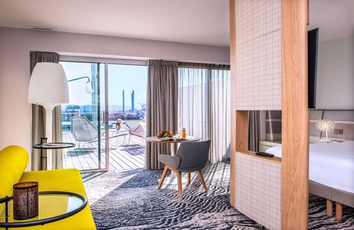 Bassins a Flot Hotel | Radisson Blu Bordeaux