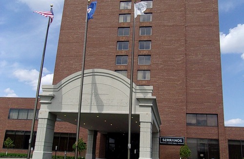 Brooklyn Center Hotel | Radisson Hotel Brooklyn Center