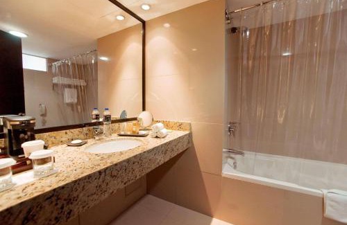 Petit Jean Ocharan Hotel | Radisson Hotel Decapolis Miraflores