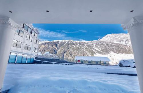 Sonamarg Hotel | Radisson Hotel Sonamarg