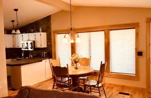 Sisters Cottage | Rags to Rescues animal sanctuary