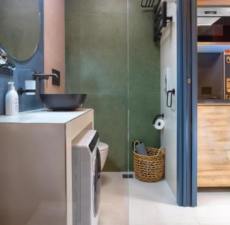 Ponte Seveso Apartment | Rainbow Colorful Studio by Central Station