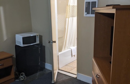 Hendersonville Hotel | Rainbow Motel