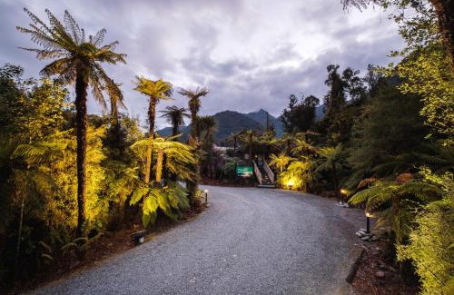 Franz Josef Glacier Hotel | Rainforest Deluxe