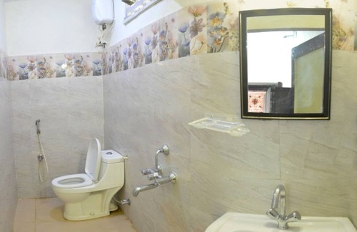 Mahabalipuram Beach Hotel | Rajalakshmi Guest House