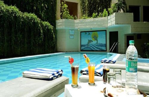 Lake Swaroop Sagar Hotel | Rajdarshan - A Lake View Hotel in Udaipur