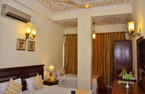 Amer Fort Road Hotel | Rajputana Haveli - Jaipur