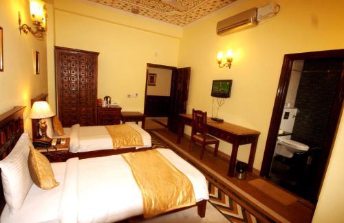 Amer Fort Road Hotel | Rajputana Haveli - Jaipur