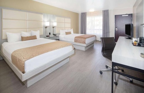 Burbank Hotel | Ramada by Wyndham Burbank Airport