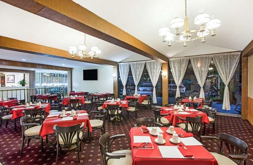 Burbank Hotel | Ramada by Wyndham Burbank Airport