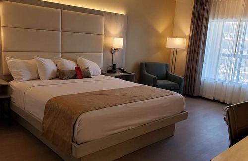 Burbank Hotel | Ramada by Wyndham Burbank Airport