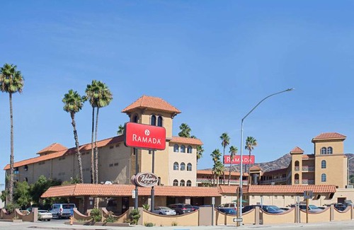 Burbank Hotel | Ramada by Wyndham Burbank Airport