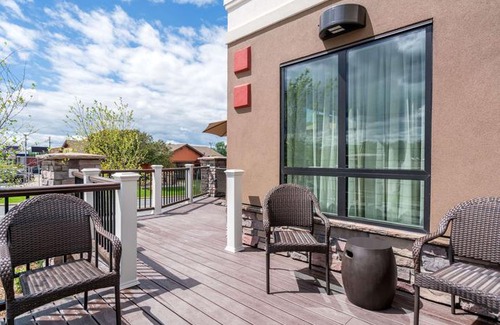 Golden Valley Hotel | Ramada by Wyndham Minneapolis Golden Valley