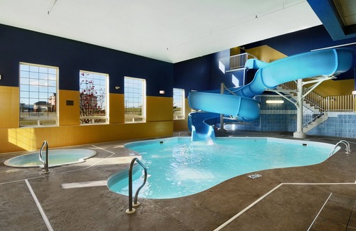 Red Deer Hotel | Ramada by Wyndham Red Deer Hotel and Suites