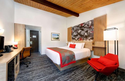 Santa Barbara Hotel | Ramada by Wyndham Santa Barbara